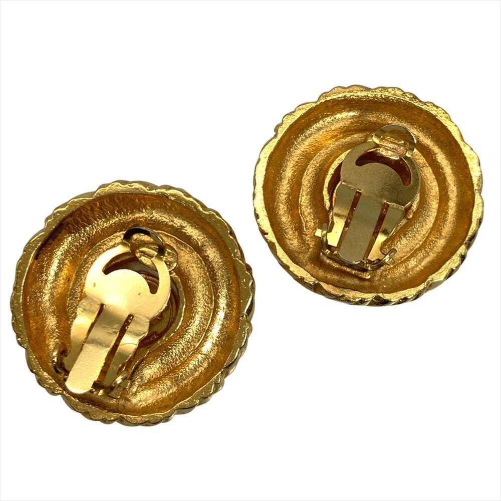 CHANEL Gold Pearl Earrings - Picture 5 of 7